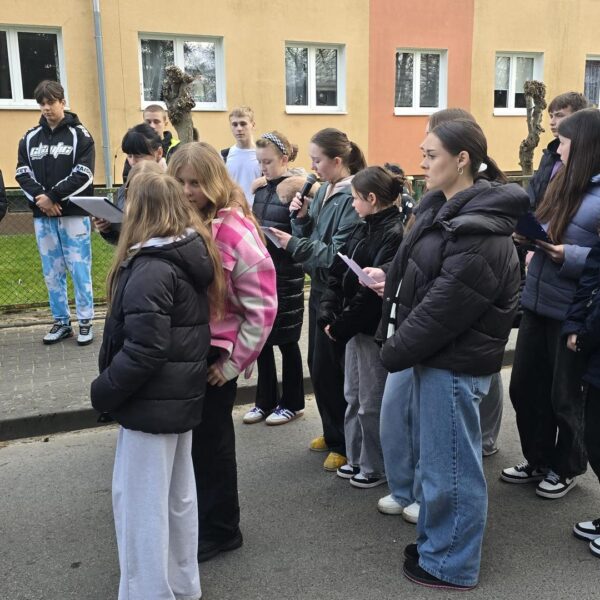 Droga Krzyżowa Młodzieży w Przybiernowie 2025